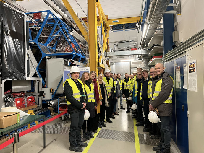 Big Science Sweden delegates together with the GSI/FAIR Management during guided tour of the existing accelerator and experiment facilities. Big Science Sweden delegates together with the GSI/FAIR Management during guided tour of the existing accelerator and experiment facilities.